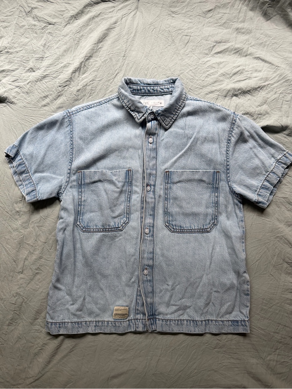 Zara Boys Light Wash Denim Short Sleeve Button Down Shirt Size 9/10